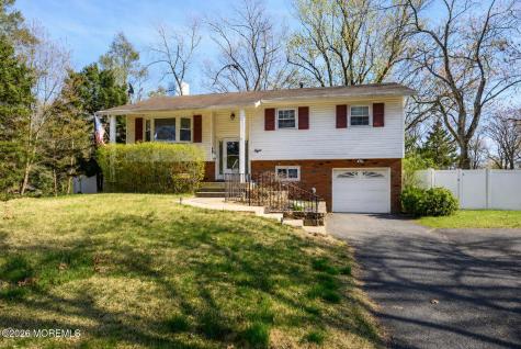 8 Holiday Road Manalapan NJ 07726