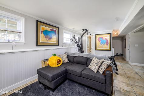 8 Holiday Road Manalapan NJ 07726