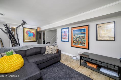 8 Holiday Road Manalapan NJ 07726