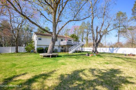 8 Holiday Road Manalapan NJ 07726