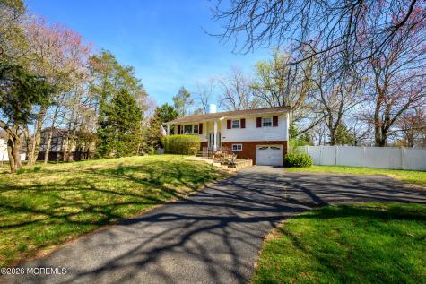 8 Holiday Road Manalapan NJ 07726