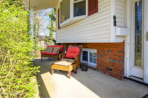 8 Holiday Road Manalapan NJ 07726