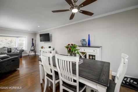 8 Holiday Road Manalapan NJ 07726