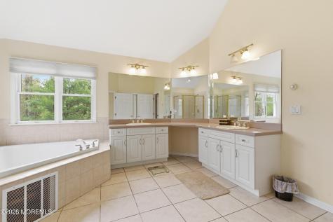 5 Maple Knoll Lane Manalapan NJ 07726