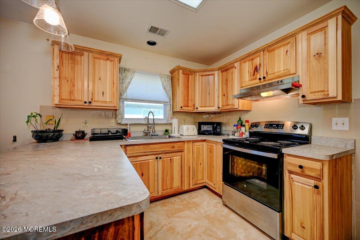 520 N Petunia Lane N Whiting NJ 08759