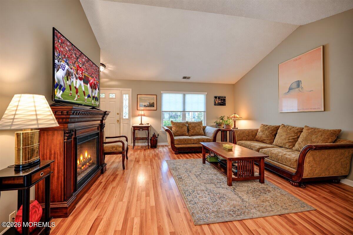 520 N Petunia Lane N Whiting NJ 08759