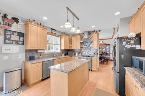 928 Seaman Avenue Beachwood NJ 08722