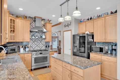 928 Seaman Avenue Beachwood NJ 08722