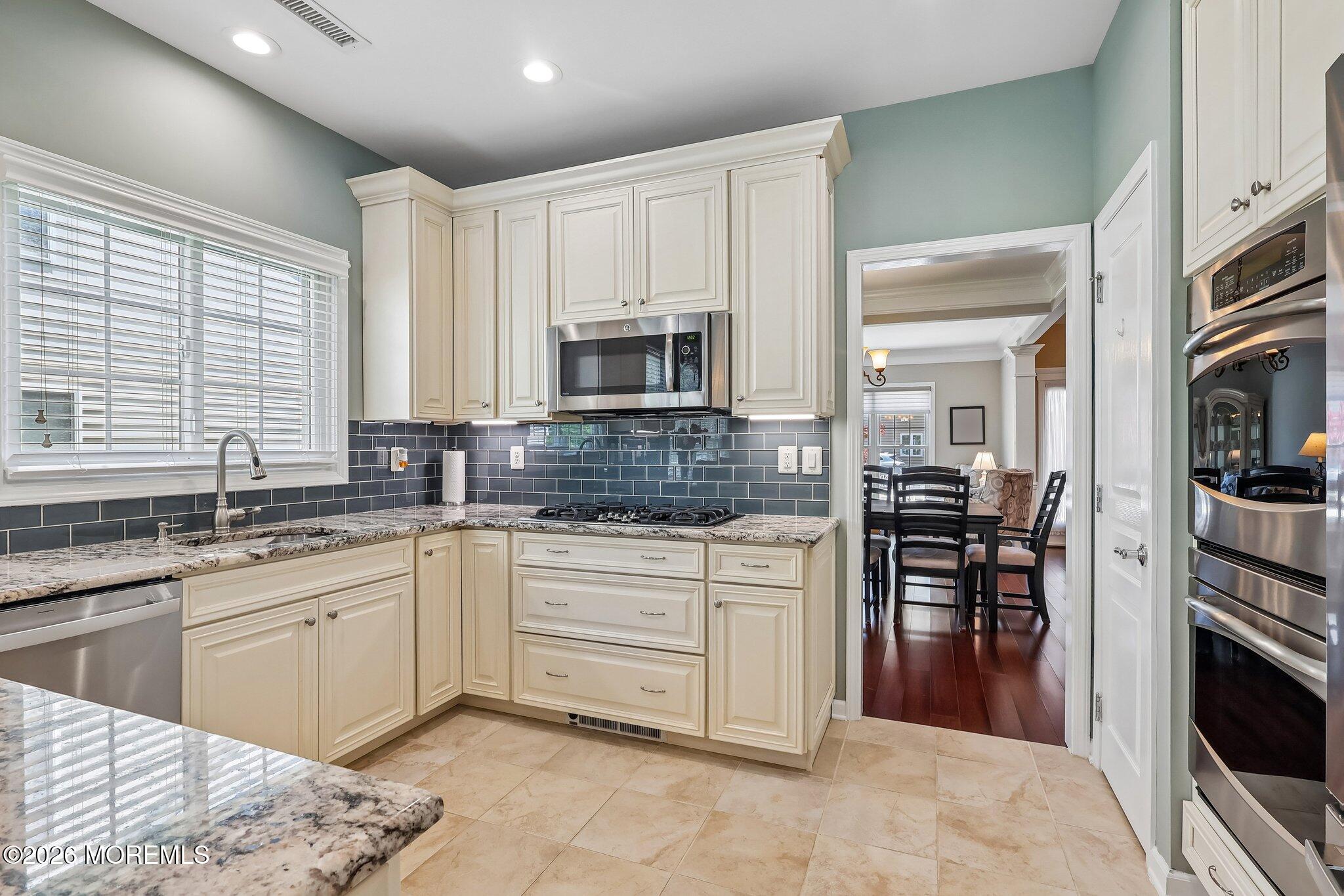 5 Montrose Lane Manchester NJ 08759