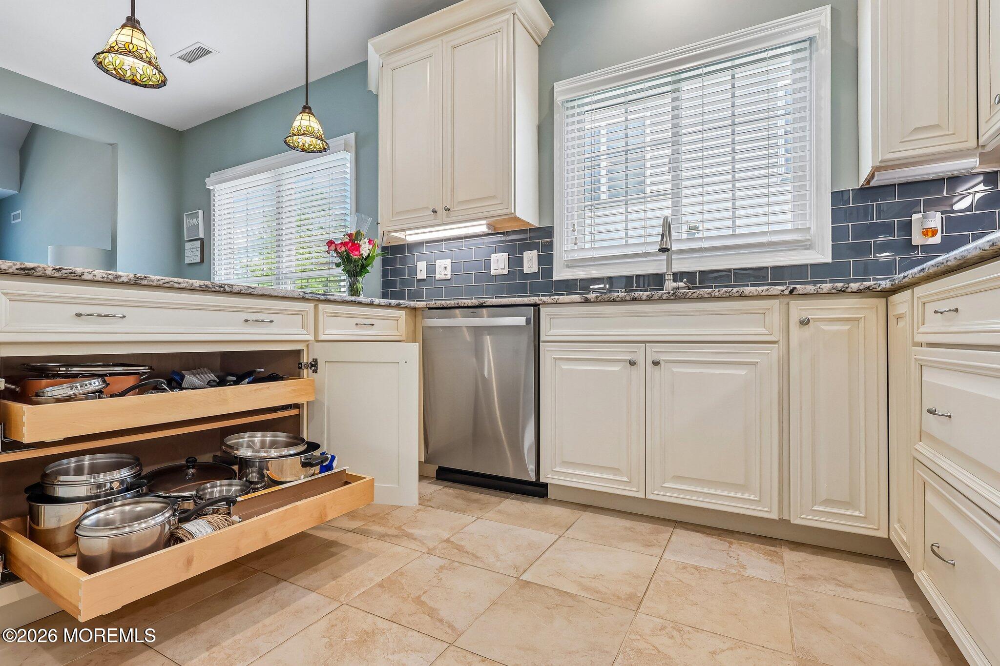 5 Montrose Lane Manchester NJ 08759