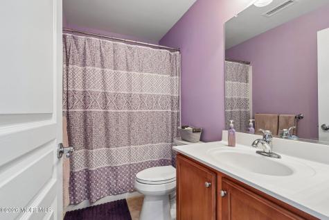 5 Montrose Lane Manchester NJ 08759