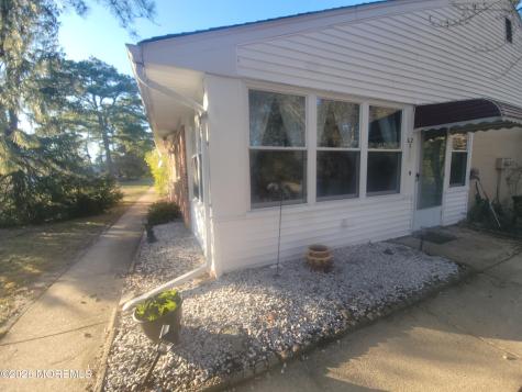 62 C Kennedy Drive Whiting NJ 08759