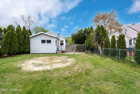 46 W Cape May Avenue Ocean Gate NJ 08740