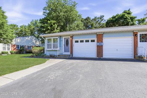 27 A Homestead Drive Manchester NJ 08759
