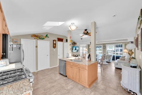 264 Heron Road Tuckerton NJ 08087