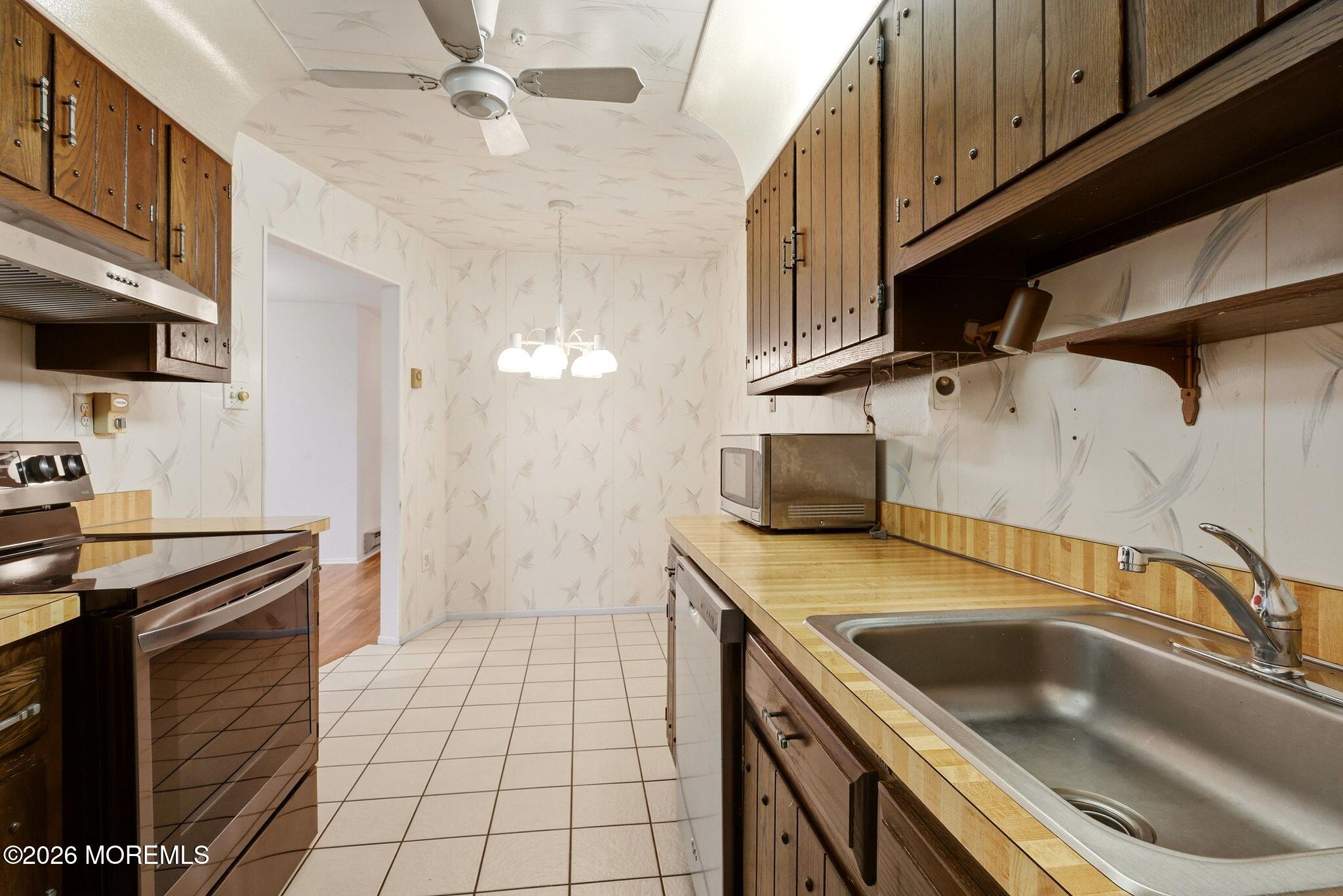 82 Amberly Drive Manalapan NJ 07726