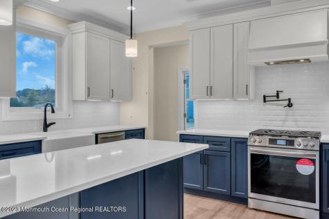 2 Potters Court Bayville NJ 08721