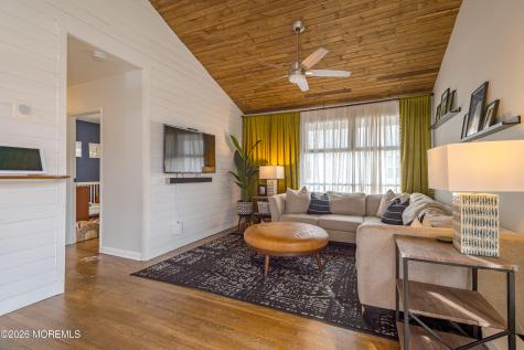 337 Crystal Drive Brick NJ 08723