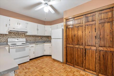 18 Lexington Court Red Bank NJ 07701