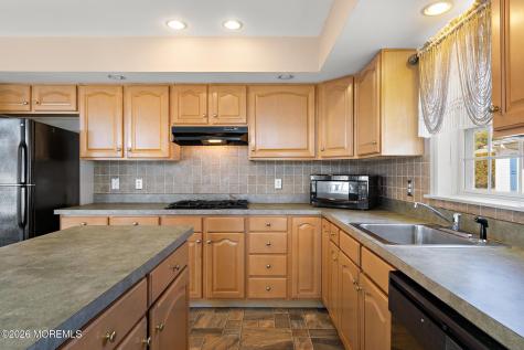 75 Oak Ridge Lane Manahawkin NJ 08050