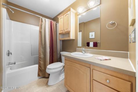 75 Oak Ridge Lane Manahawkin NJ 08050
