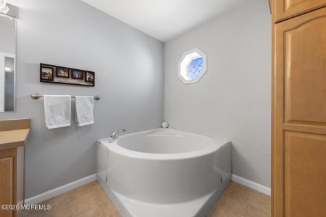 75 Oak Ridge Lane Manahawkin NJ 08050