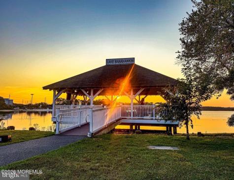 75 Oak Ridge Lane Manahawkin NJ 08050