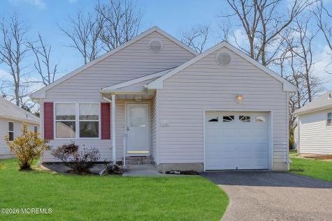 1440 Petunia Way S Toms River NJ 08755