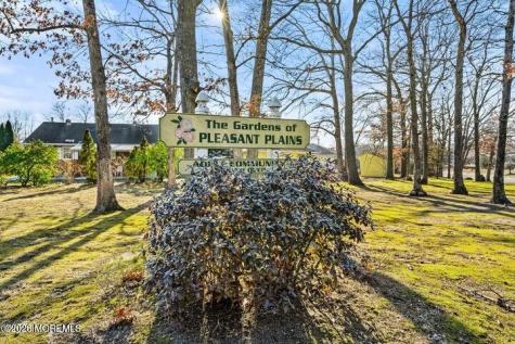 1440 Petunia Way S Toms River NJ 08755