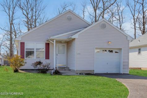 1440 Petunia Way S Toms River NJ 08755