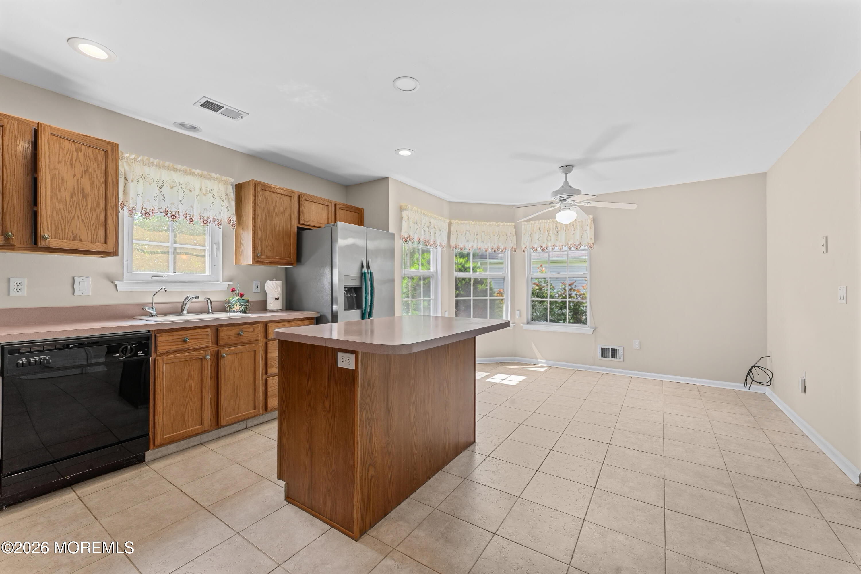 3 Strawberry Lane Lakewood NJ 08701
