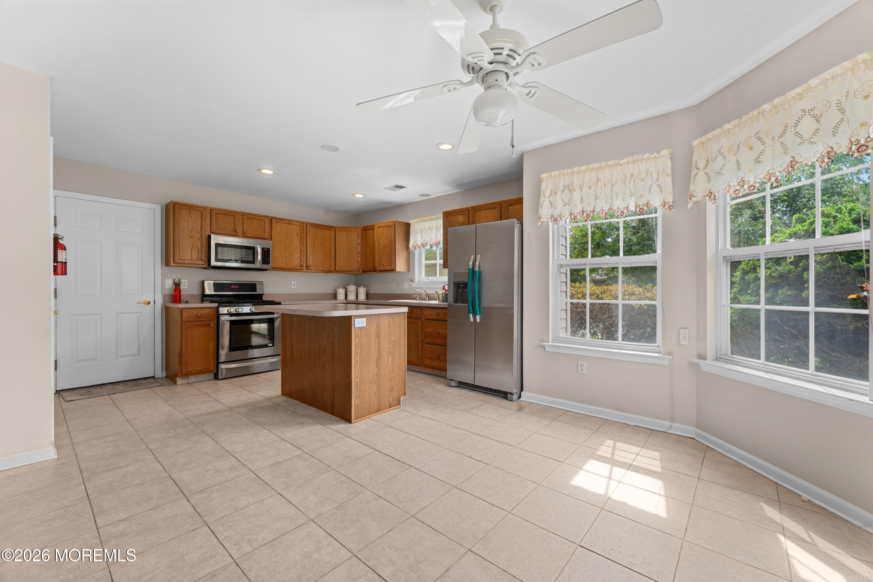 3 Strawberry Lane Lakewood NJ 08701