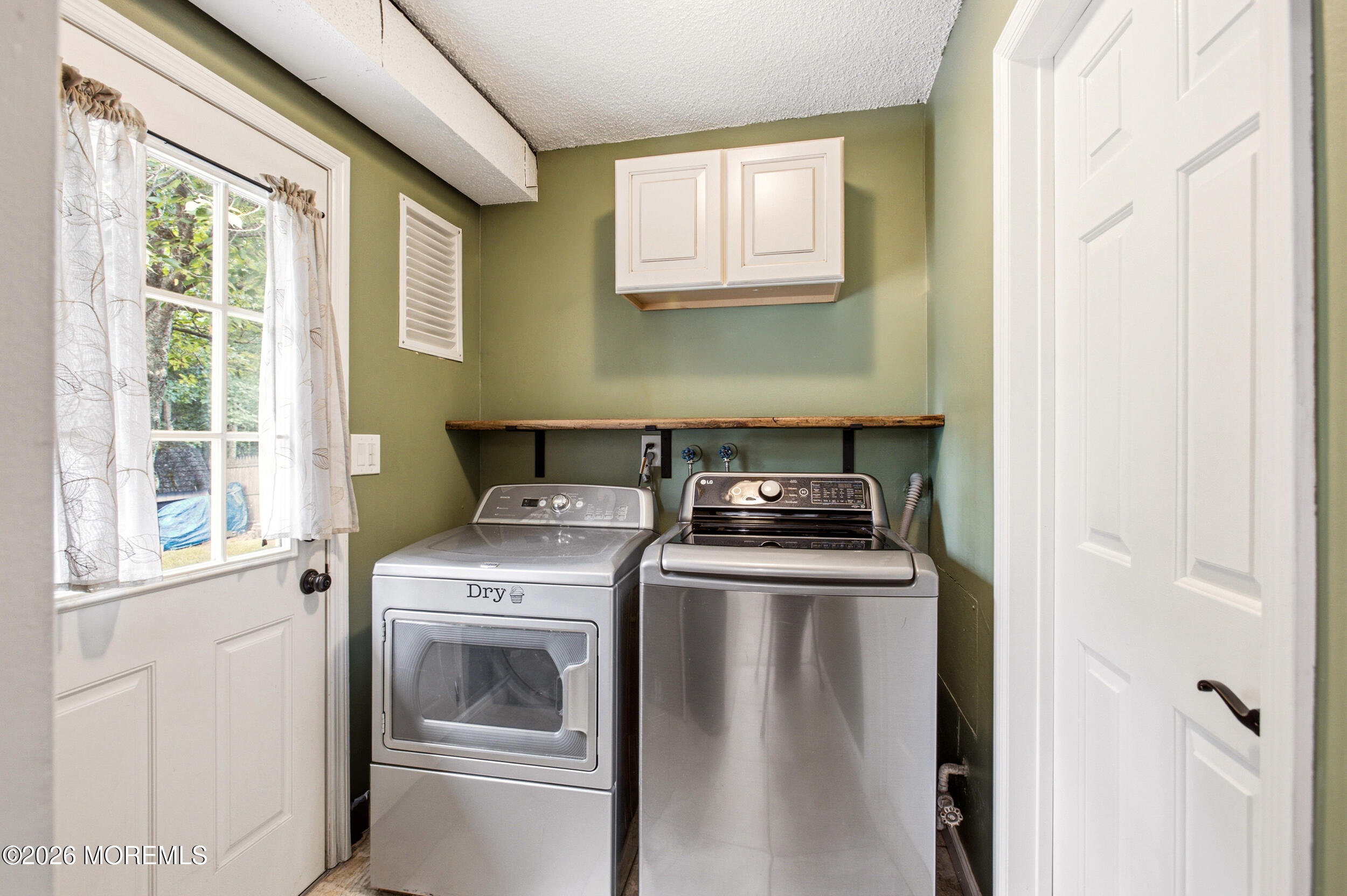 39 Cambridge Drive Jackson NJ 08527