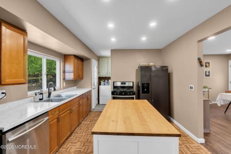 43 Redwood Place Jackson NJ 08527