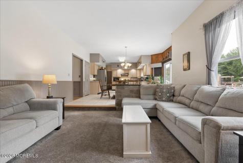 5 Hartnett Way Clarksburg NJ 08510