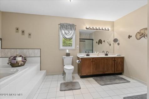 5 Hartnett Way Clarksburg NJ 08510