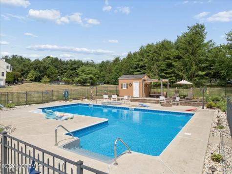 5 Hartnett Way Clarksburg NJ 08510
