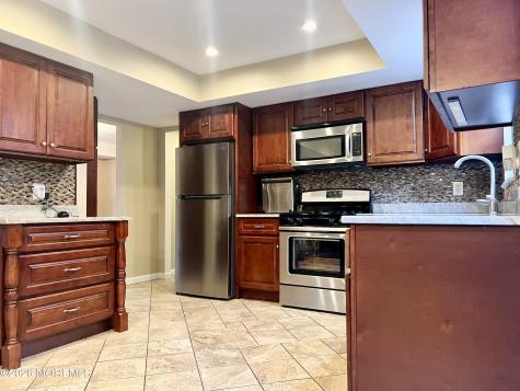 16 Templer Way Hazlet NJ 07730