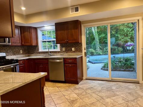 16 Templer Way Hazlet NJ 07730