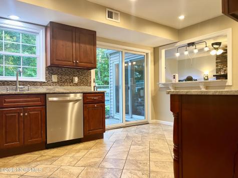 16 Templer Way Hazlet NJ 07730
