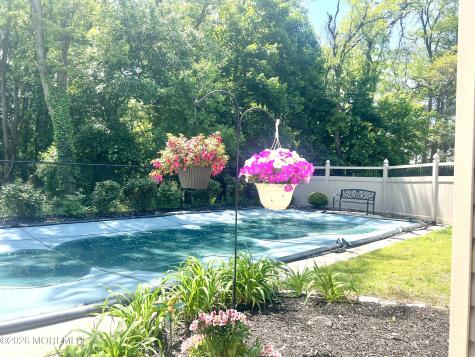 16 Templer Way Hazlet NJ 07730