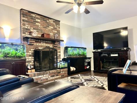16 Templer Way Hazlet NJ 07730