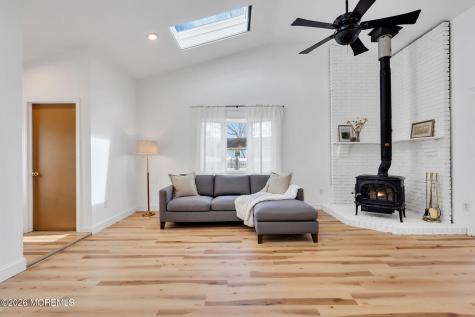 117 Inlet Avenue Manahawkin NJ 08050