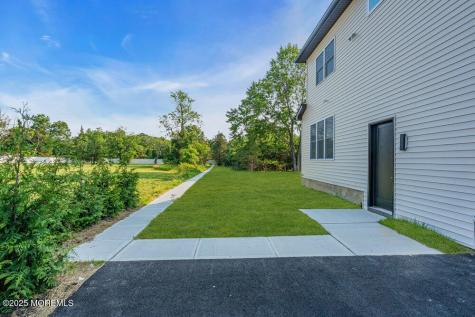 11 Cranberry Harvest Court Jackson NJ 08527