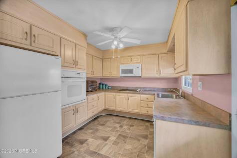 617C Huntington Drive Lakewood NJ 08701