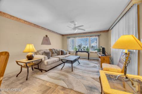 617C Huntington Drive Lakewood NJ 08701