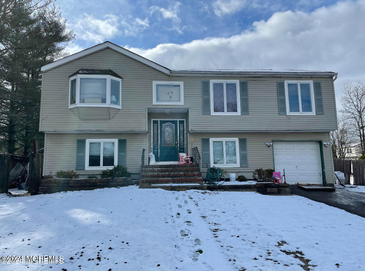 1261 Medina Road Lakewood NJ 08701