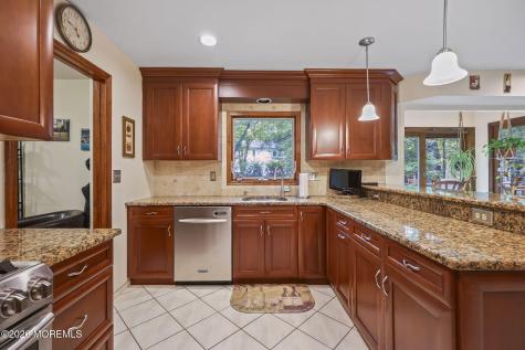 42 Saupe Drive Manalapan NJ 07726