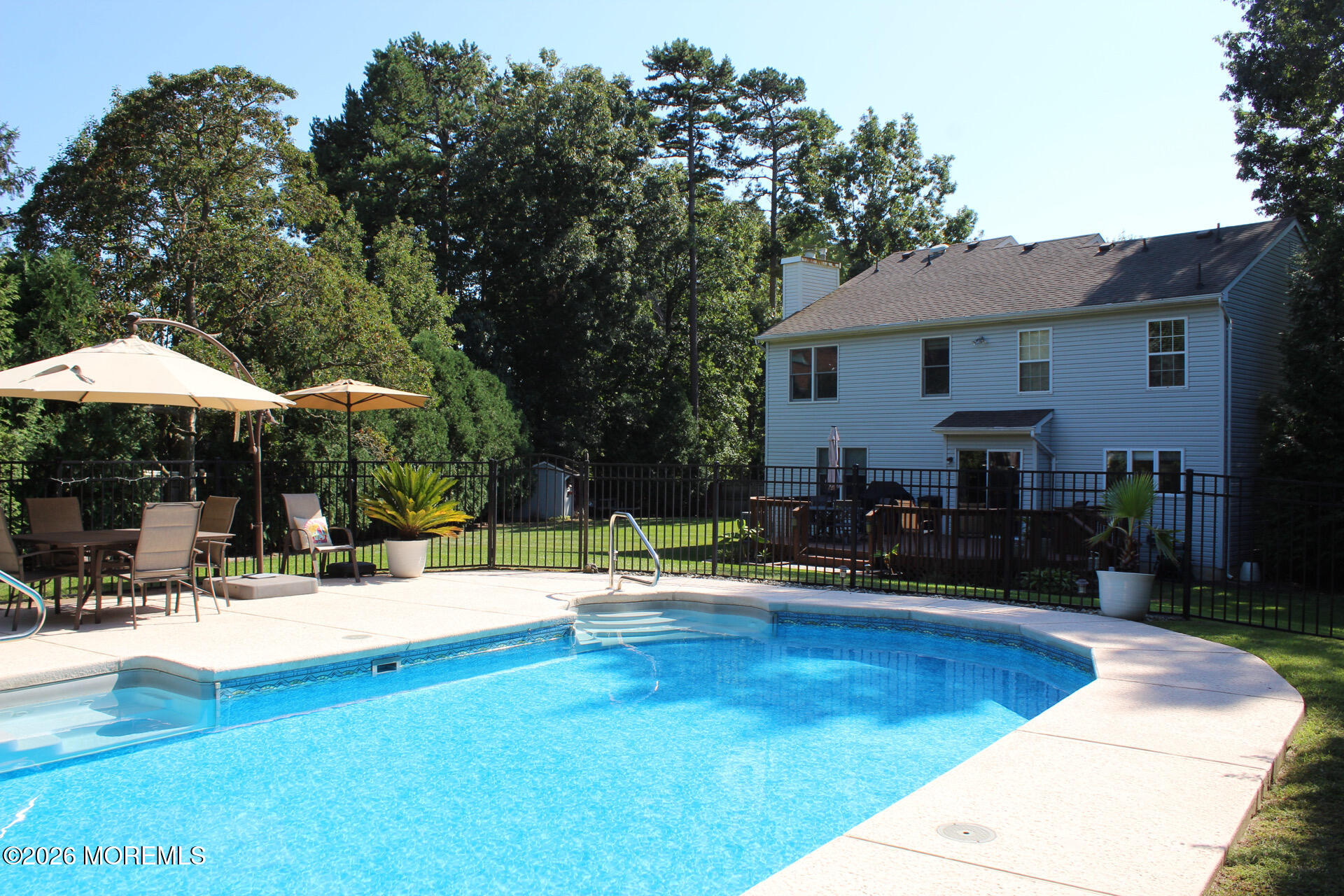 6 Edinburgh Court Jackson NJ 08527