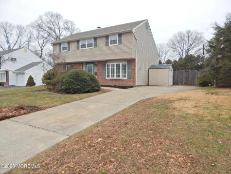 19 Peachtree Road Oakhurst NJ 07755